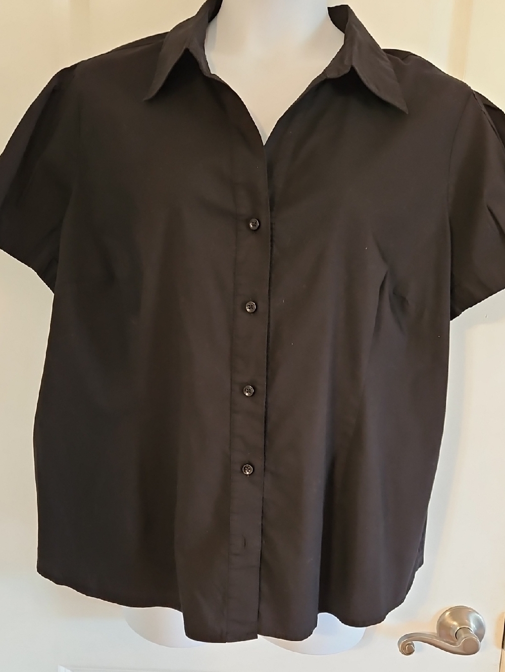 Apostrophe Black Short-Sleeve Button Down Shirt